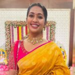 Navya Nair Instagram - Some random ❤️❤️❤️ #kalyannavaratri Had such a wonderful navaratri evening with kalyan group .. sharing some photos of happiness .. thank u Ramesh Kalyan for the invite .. Am so happy that i could make it this time .. What an array of bomma kollus .. blissful .. felt @ home .. The whole family’s hospitality and humility 🙏🏻🙏🏻🙏🏻 #kalyannavarathri #bommakollu #navaratri #rejoining #blisfullnight #firstofakind #gratitude #godisgreat Muh @sijanmakeupartist Styling @sabarinathk_ Jewellery @meralda.jewels Blouse @bloom_by_priyanka @habits_18422