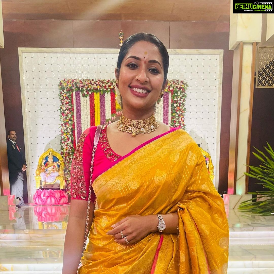 Navya Nair Instagram - Some random ❤️❤️❤️ #kalyannavaratri Had such a wonderful navaratri evening with kalyan group .. sharing some photos of happiness .. thank u Ramesh Kalyan for the invite .. Am so happy that i could make it this time .. What an array of bomma kollus .. blissful .. felt @ home .. The whole family’s hospitality and humility 🙏🏻🙏🏻🙏🏻 #kalyannavarathri #bommakollu #navaratri #rejoining #blisfullnight #firstofakind #gratitude #godisgreat Muh @sijanmakeupartist Styling @sabarinathk_ Jewellery @meralda.jewels Blouse @bloom_by_priyanka @habits_18422