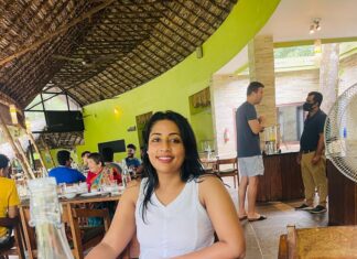 Navya Nair Instagram - If you want to become fearless , choose LOVE .. ❤️ #vacay #loveandhappiness #candids #loveyourlife #beachvibes #breakthestigma Xandari Pearl Beach Resort