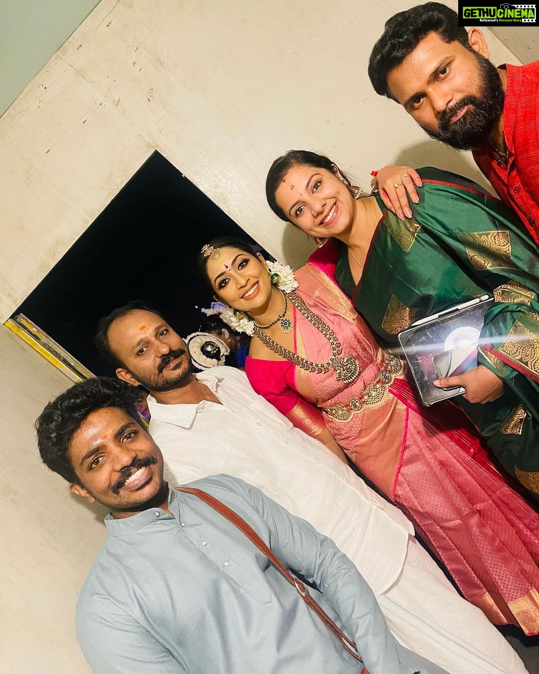 Navya Nair Instagram - Starting 🙏🏻🙏🏻🙏🏻
