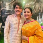 Navya Nair Instagram - Charm ❤️❤️❤️ with the evergreen superstar #nagarjuna garu #kalyannavaratri Had such a wonderful navaratri evening with kalyan group .. sharing some photos of happiness .. thank u Ramesh Kalyan for the invite .. Am so happy that i could make it this time .. What an array of bomma kollus .. blissful .. felt @ home .. The whole family’s hospitality and humility 🙏🏻🙏🏻🙏🏻 #kalyannavarathri #bommakollu #navaratri #rejoining #blisfullnight #firstofakind #gratitude #godisgreat