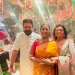 Navya Nair Instagram – With my fav aswathy chechi and jayaramettan .. 

#kalyannavaratri 
Had such a wonderful navaratri evening with kalyan group .. sharing some photos of happiness .. thank u Ramesh Kalyan for the invite .. Am so happy that i could make it this time .. What an array of bomma kollus .. blissful .. 
felt @ home .. The whole family’s  hospitality and humility 🙏🏻🙏🏻🙏🏻

#kalyannavarathri 
#bommakollu 
#navaratri 
#rejoining
#blisfullnight 
#firstofakind
#gratitude 
#godisgreat