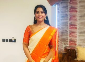 Navya Nair Instagram - Happy and safe diwali to everyone 🤗🤗🤗.. #diwali #celebrations #love #peace #happiness #actorslife #somedaysarehappy #youmakemehappy #clicksunexpected