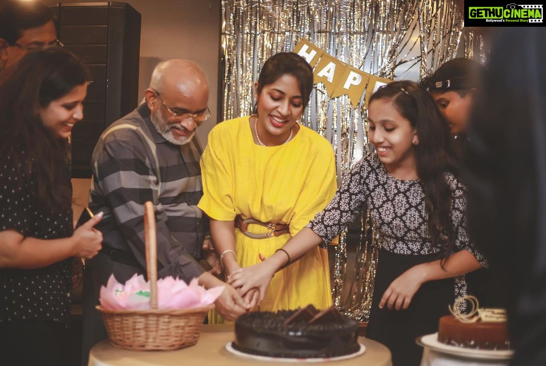 Navya Nair Instagram - Some pics of happiness .. bday celebration @grandhyattkochi .. thanking almighty .. thanking everyone for the wishes .. love you all .. Pics by my chakkara @pranavraaaj #navyanair #bday #celebrations #momandson #happinessisachoice #ageisjustanumber