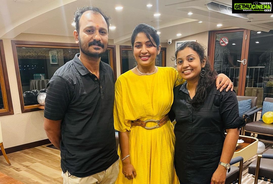 Navya Nair Instagram - Some pics of happiness .. bday celebration @grandhyattkochi .. thanking almighty .. thanking everyone for the wishes .. love you all .. Pics by my chakkara @pranavraaaj #navyanair #bday #celebrations #momandson #happinessisachoice #ageisjustanumber