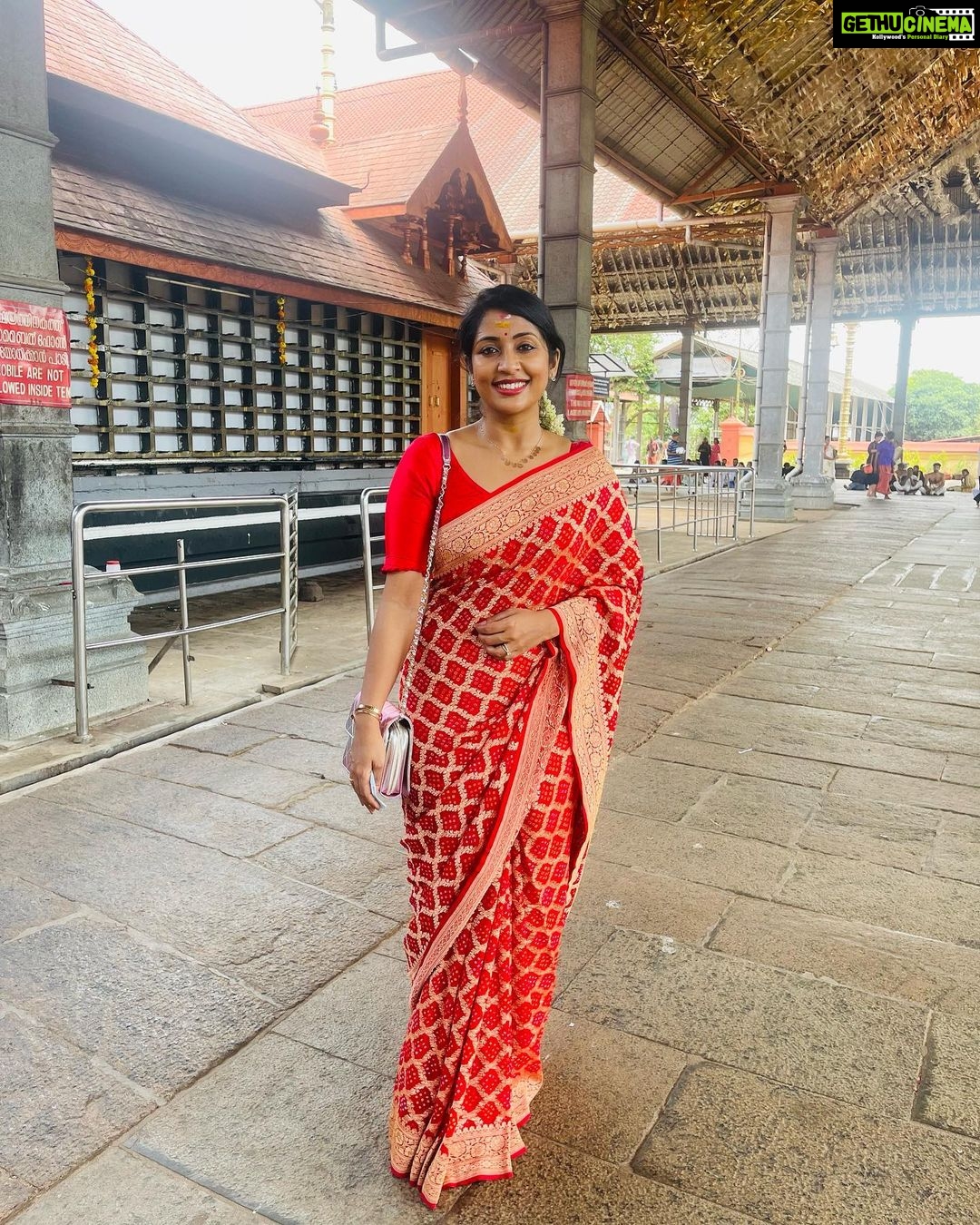 Navya Nair Instagram - Bday visit to chottanikkara ❤️