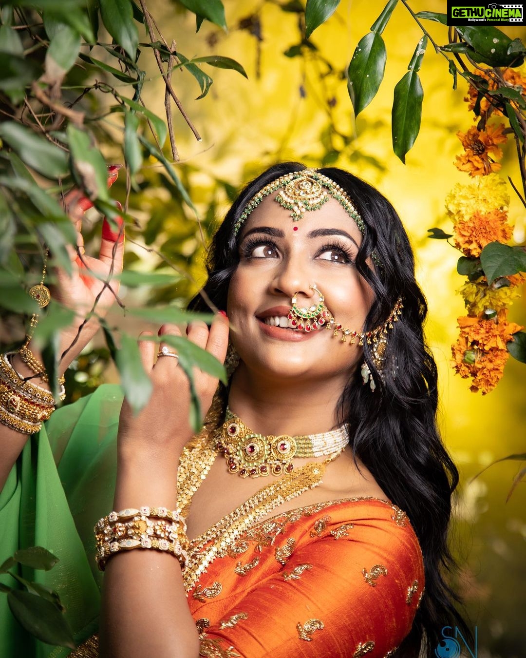 Navya Nair Instagram - Unveiling “MANMAYI SERIES “.. @mathangibynavya Manmayi is none other than radha , the chief consort of Lord Krishna .. The goddess of love , tenderness , compassion and devotion .. @navyanair143 Pic courtesy @artfotographer Muh @sijanmakeupartist Stylist @sabarinathk_ Jewellery @meralda.jewels #radhakrishna #krishna #manmayi #radhakrishnalove #lordkrishna #radheshyam #navyasmanmayi #newproject #manmayicomingsoon #artphotography #teammaathangi ##maathangibynavya #maathangidevi #dancersworld #beindance #gurubhyonamah#ahambrahmasmi #nataraja #thecosmicdancer #manumaster #bharatanatyam #guru #tanjavurbani #lovefordance #dancersofindia #indianclassicaldance #worlddance #danceislife #dancersofinsta