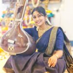 Navya Nair Instagram - Sarva sambhavyathe thvayi !!! Pranams to my mother , father , guru and god 🙏🏻🙏🏻🙏🏻 #tanjorebani #newbeginnings #vidyarambham #lokasamsasthasughinobhavandu #danceislife #danceitout #bharatanatyam #bharatanatyam #lovefordance #dancersofindia #indianclassicaldance #worlddance #danceislife #dancersofinsta #taalam #artislove