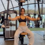 Neha Sharma Instagram - Just a little midweek push we need…#reelsinstagram #reels #reelsvideo #reeitfeelit #fitnessmotivation #fitness