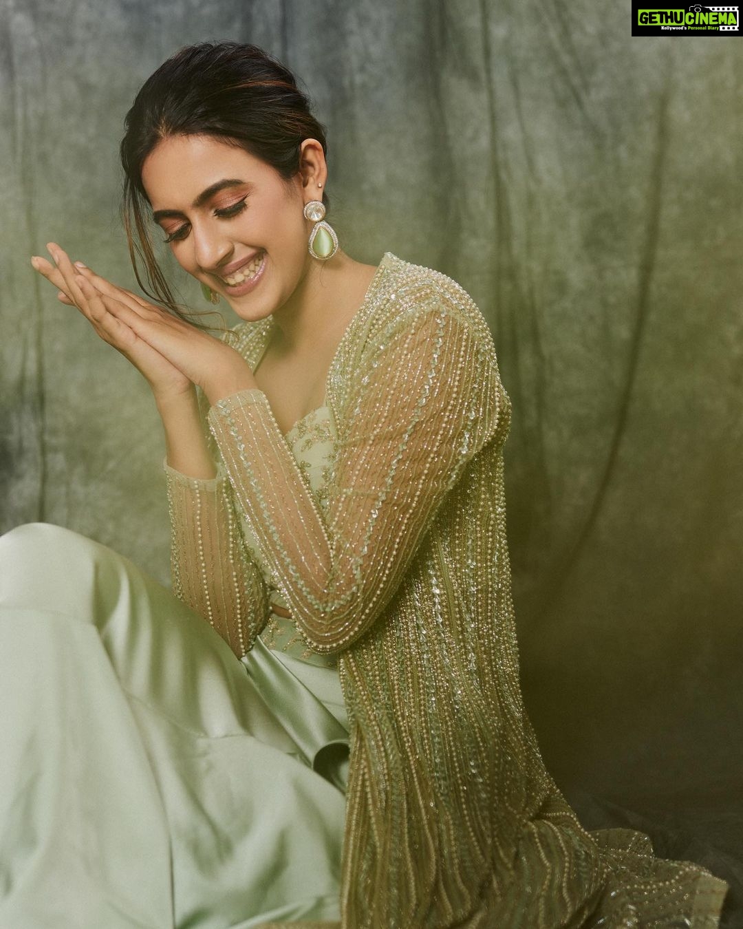 Niharika Konidela Instagram - 💫 . Outfit - @couturebyniharika Jewellery- @houseofqc Styled by- @ashwin_ash1 @hassankhan_3 Asst by- @kajjam_avinash HMU- @ronan_mili Clicked by- @arifminhaz