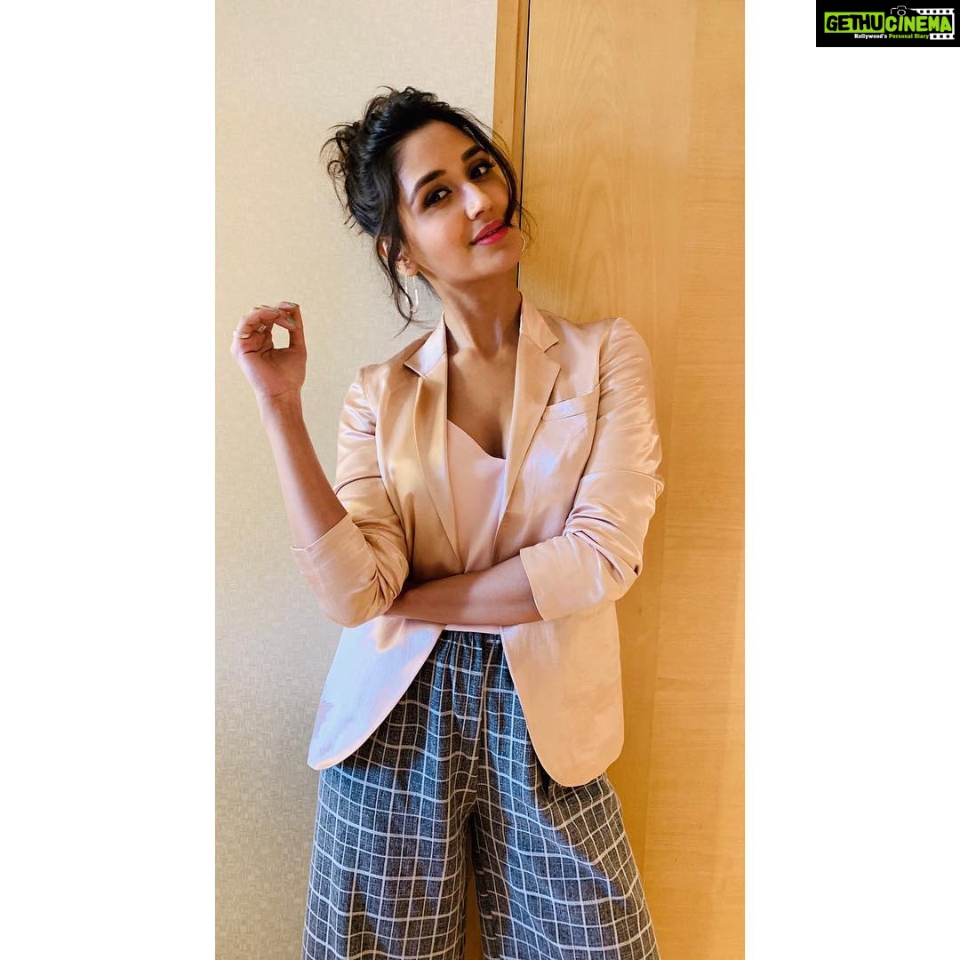 Nikita Dutta Instagram - Subtle spring 🌸 .. .. Styled by @jaferalimunshi Blazer Jacket by @savlamba Shoes by @stevemadden HMU BY @makeupbyrashid #MainHoonAafat #Titli🦋 #MXPlayer #MXOriginals Le Meridien New Delhi