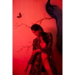 Nikita Dutta Instagram - To blend or not🦋 . . Shot by @karan_sarnaik Assisted by @shashwatshankar HMU by @shailishahmakeupandhair Styled by @himadangwal And @shreya_pasad Outfit @savlamba Accessories @epifany.in Location @comesayoi Oi - Kitchen & Bar