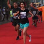 Nikita Dutta Instagram - The one lesson I had learned after my first marathon was however dead you maybe, make sure you smile at the finishing line. For the pictures of course 😋🦄 #21km #TCSMumbaiMarathon2019 #RunsAndSmiles #DidItForTheGram Marine Drive Mumbai