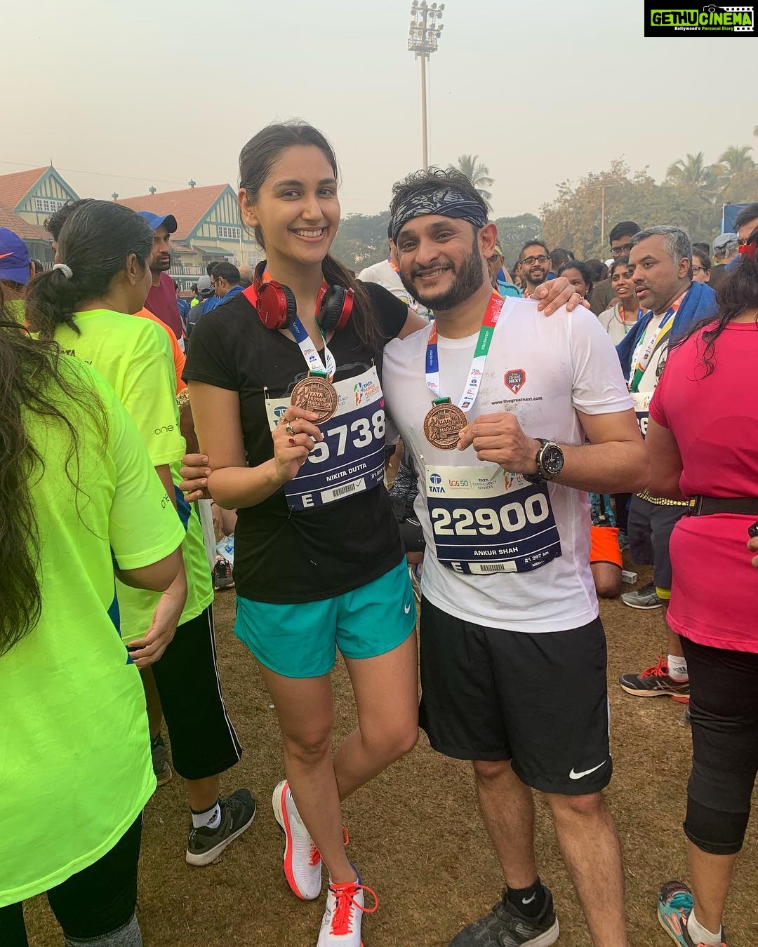 Nikita Dutta Instagram - Earned it! 4th consecutive marathon completed 😈😈 Something that keeps me on my toes the entire month of Dec and jan! #TCSMumbaiMarathon2019 #21km #WeAreAllBornToRun #DidItForTheMedal #ThatFeeling❤️ Marine Drive Mumbai