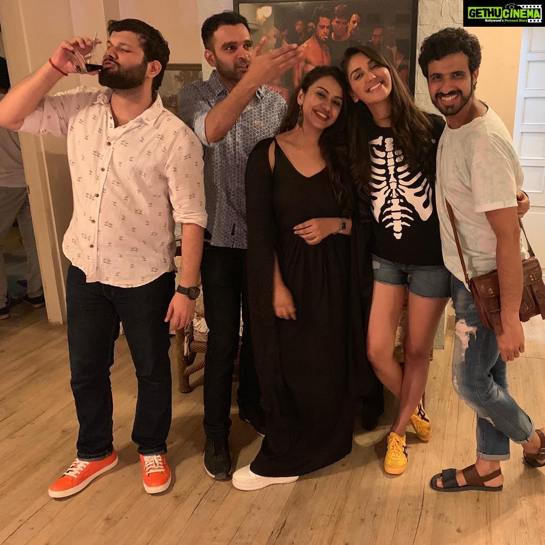 Nikita Dutta Instagram - Posing is not for everyone 🦄