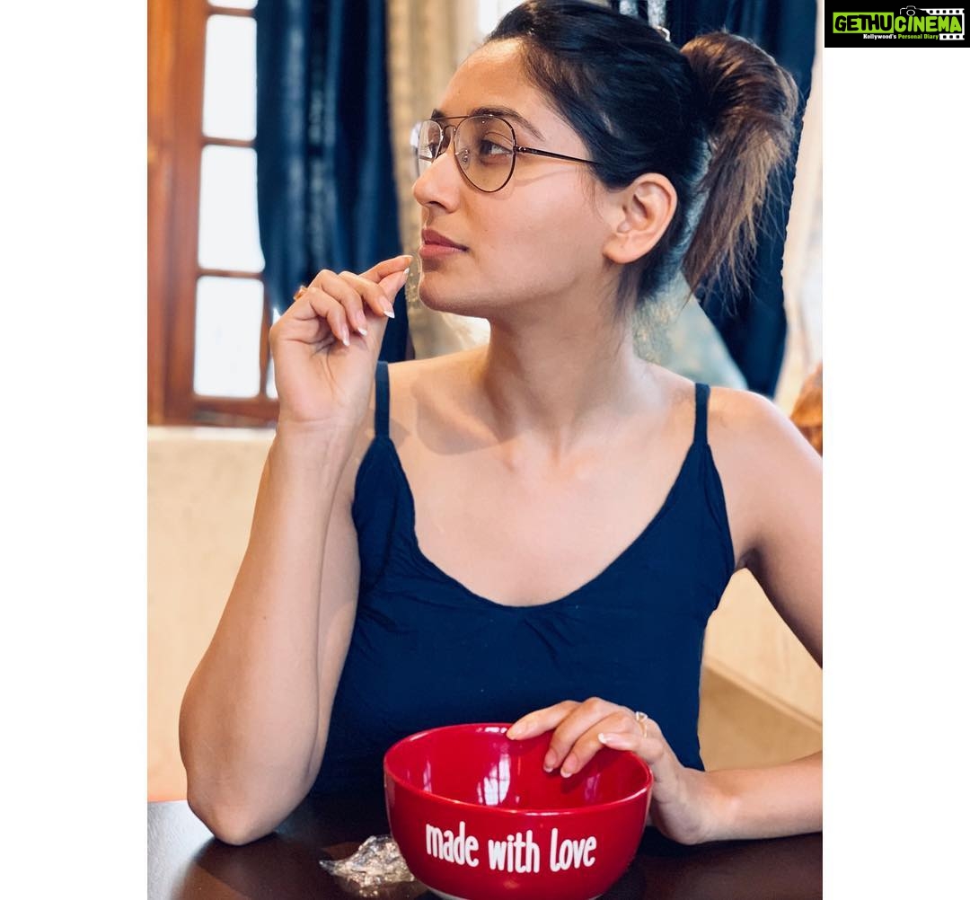 Nikita Dutta Instagram - Saturday nights are for unkept hair Spectacles on and into Netflix I stare Stepping out, don’t I dare Seems too peopley out there. 💫✨🦄