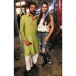 Nikita Dutta Instagram - He is a firecracker! “Stories in a song” is a must. Glad I made it to witness that magic on stage. Thank you @namitdas 😇 Prithvi Theatre