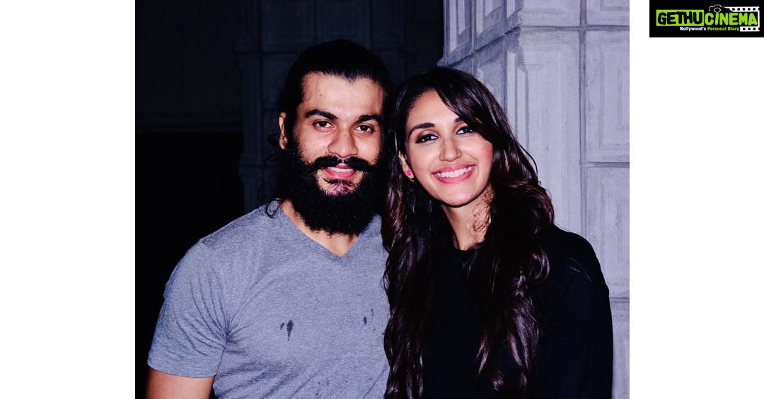 Nikita Dutta Instagram - Happy birthday sunny paaji! Shine like Gold😉💫✨ @sunsunnykhez
