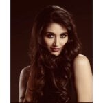 Nikita Dutta Instagram - Hair is the crown 🦄💫 . . . Make up and hair: @shibu_shimmer Styled by @jaferalimunshi Shot by: @israr.qureshi