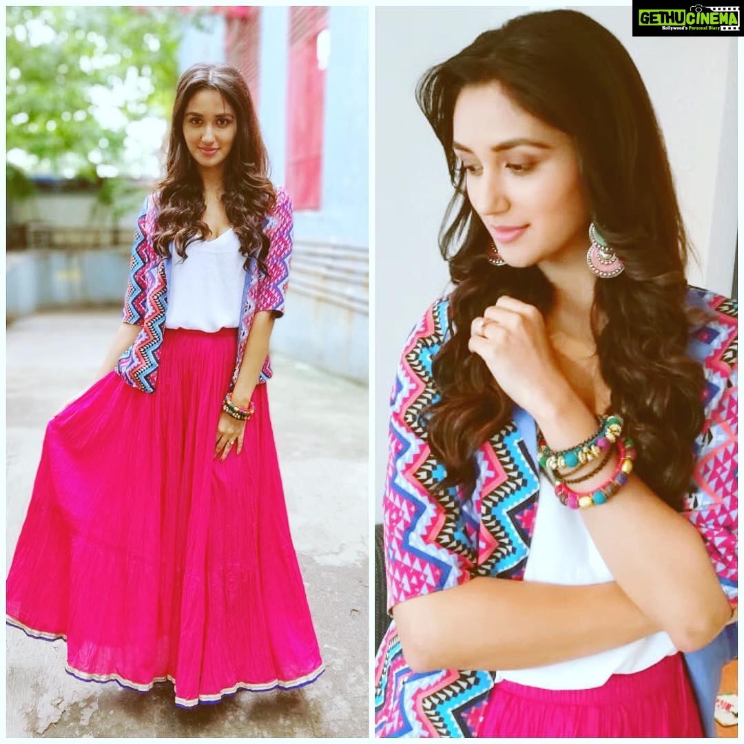 Nikita Dutta Instagram - Colourful Saturdays for @reliancefreshofficial #FullPaisaVasoolSale Styled by : @jaferalimunshi Hair and make up: @shibu_shimmer 😇😇
