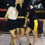 Nikita Dutta Instagram - Never say no when the girlfriends want to shower all that love! 🐥🐥 #KissedAndSquished The Irish House