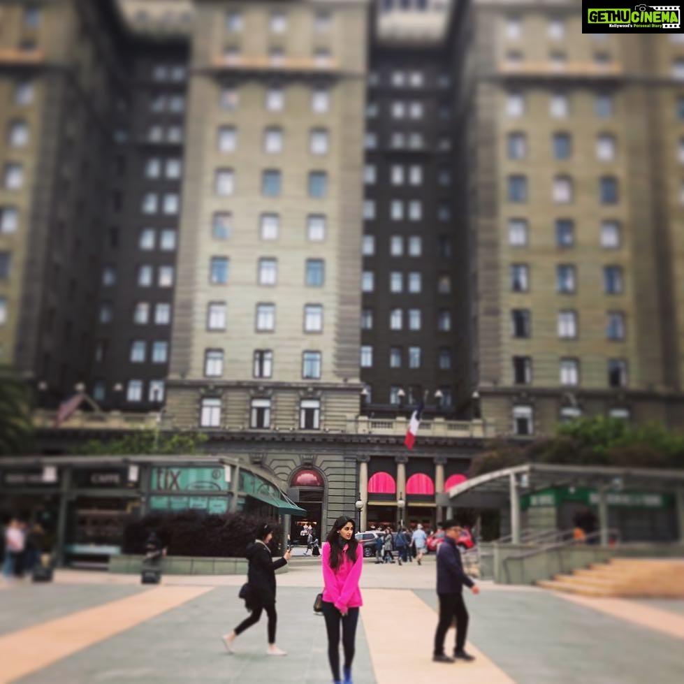 Nikita Dutta Instagram - That gust of cold air At the union square. #GetMeCoffee #InLoveWithThisCity #UnionSquare Union Square, San Francisco