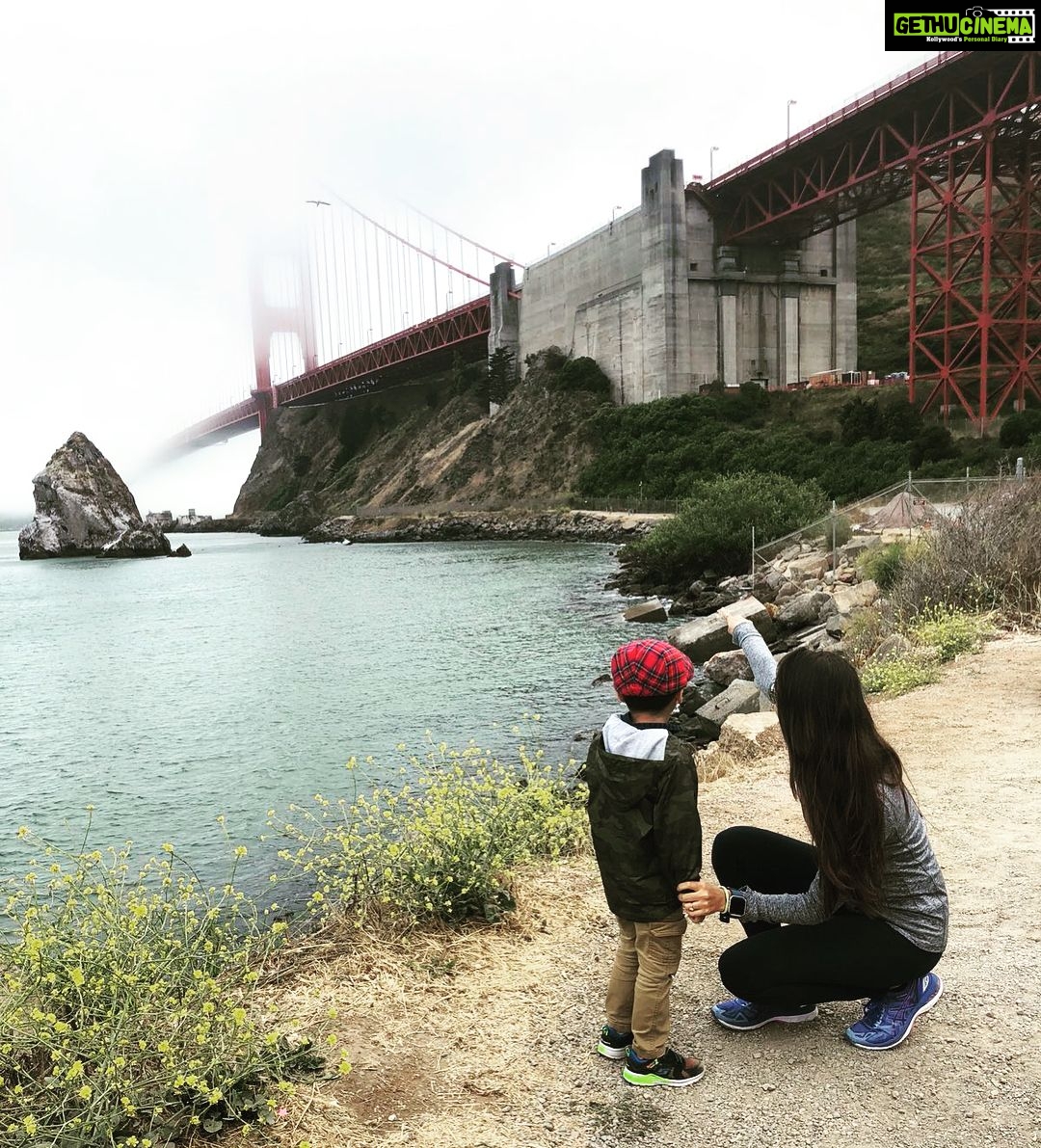 Nikita Dutta Instagram - This tiny tot making this pretty frame complete ❤️ #ObsessedAunt #touristythings Golden Gate Bridge