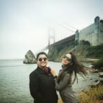 Nikita Dutta Instagram - Romancing the sister in a pretty background. 😬✌️ #TouristyThings #InLoveWithThisCity Golden Gate Bridge