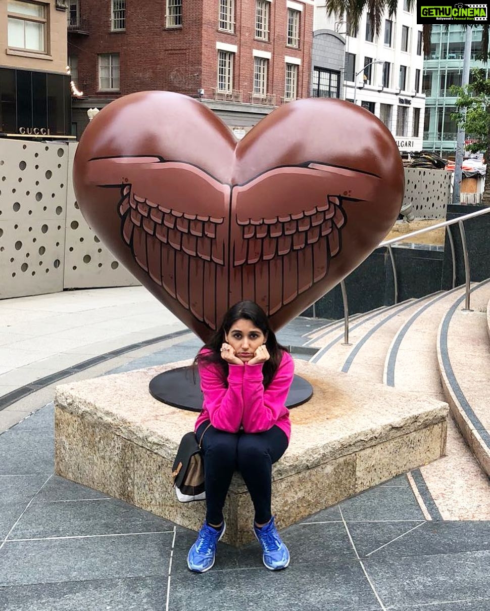 Nikita Dutta Instagram - Waiting for love be like..... 😛😛 #TouristyThings #InLoveWithThisCity Union Square, San Francisco