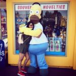 Nikita Dutta Instagram - D’oh! Couldn’t help but run for a hug! #HomerSimpson #WelcomeToSpringfield #SpideyPigSpideyPig The Simpsons at Universal Studios Hollywood