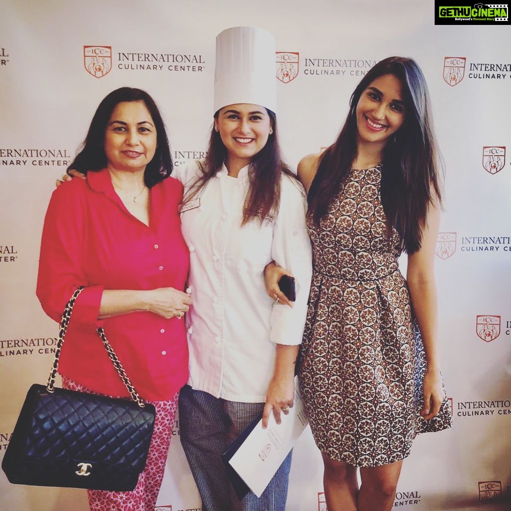Nikita Dutta Instagram - Congratulations @ankitaduttadubey As you graduate with your hard earned chef cap, you have made a huge bunch of us proud today. Here is to baking your way ahead in life 🥂❤️🤗 #PastryChef #Newbie #Graduate #BakerAlert #NaanBai