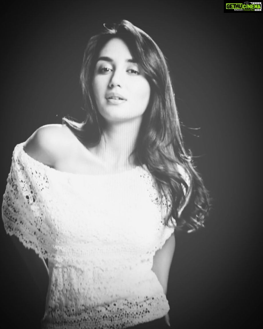Nikita Dutta Instagram - An aspiring beam of light, Striving to shine bright 🌟🌟