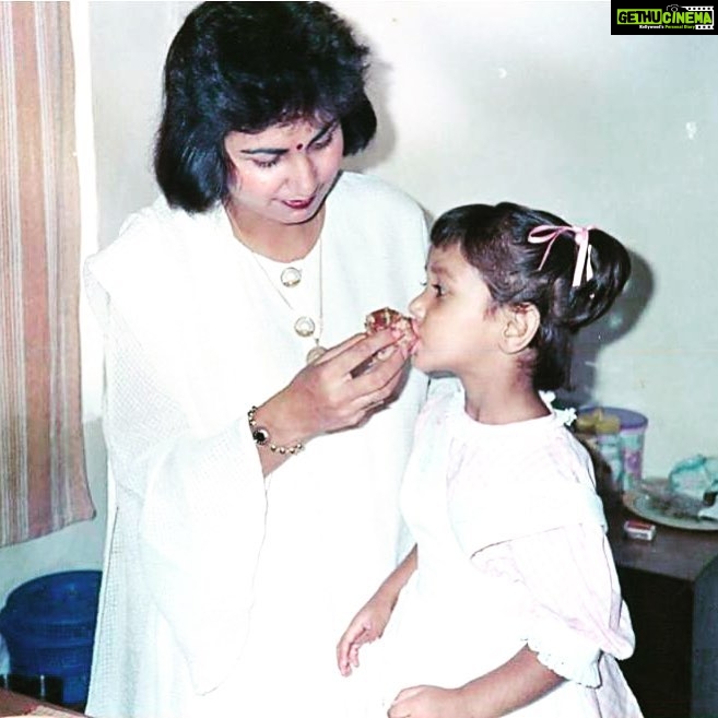 Nikita Dutta Instagram - It tastes the best when you feed me. Even today. Ma❤️ #Blessed