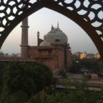 Nikita Dutta Instagram - A 6am view be so perfect #JamaMasjid #PuraniDilli #Delhi6 #NoFilterMornings Chandni Chowk, Delhi 6, India