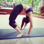 Nikita Dutta Instagram – Bend it to mend it.
Let the spine always control you. 
#InternationalYogaDay