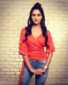Nikita Dutta Instagram - Today she bids you all a good bye! A big hug to all the viewers of #haasil and Huge gratitude to each one who has been a part of my unforgettable journey. Thank you almighty Aanchal Shrivastav signs off 😇🙏 Pali Hill