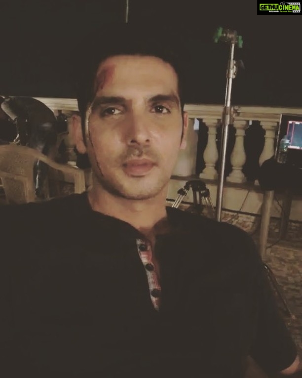 Nikita Dutta Instagram - Showing some tongue twisty skills! P.S.- Ignore the bit where he compares me to a somebody! @itszayedkhan @siddharthpmalhotra Video Courtesy: @vattyboy #TongueTwisters #BettyBoughtSomeButter #WhoIsBetty Timmy Villa