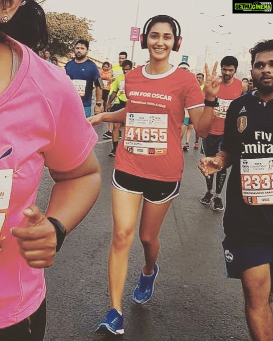 Nikita Dutta Instagram - Somewhere midway, keeping the spirits high and smiling because there was no option ! #CaughtInTheAct #HalfMarathon #TMM2018 #21km #WeAreAllBornToRun
