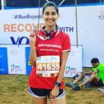Nikita Dutta Instagram - I am glad I was wrong when I thought the work schedule wouldn’t allow this to happen. Three years and counting! Life tip #999: If you ever want to experience how it feels to conquer the world, run a marathon! #TMM2018 #RunForOscar #RunForACause #OscarFoundation #HalfMararthon #21.097km #ThirdOneInTheKitty Azad Maidan