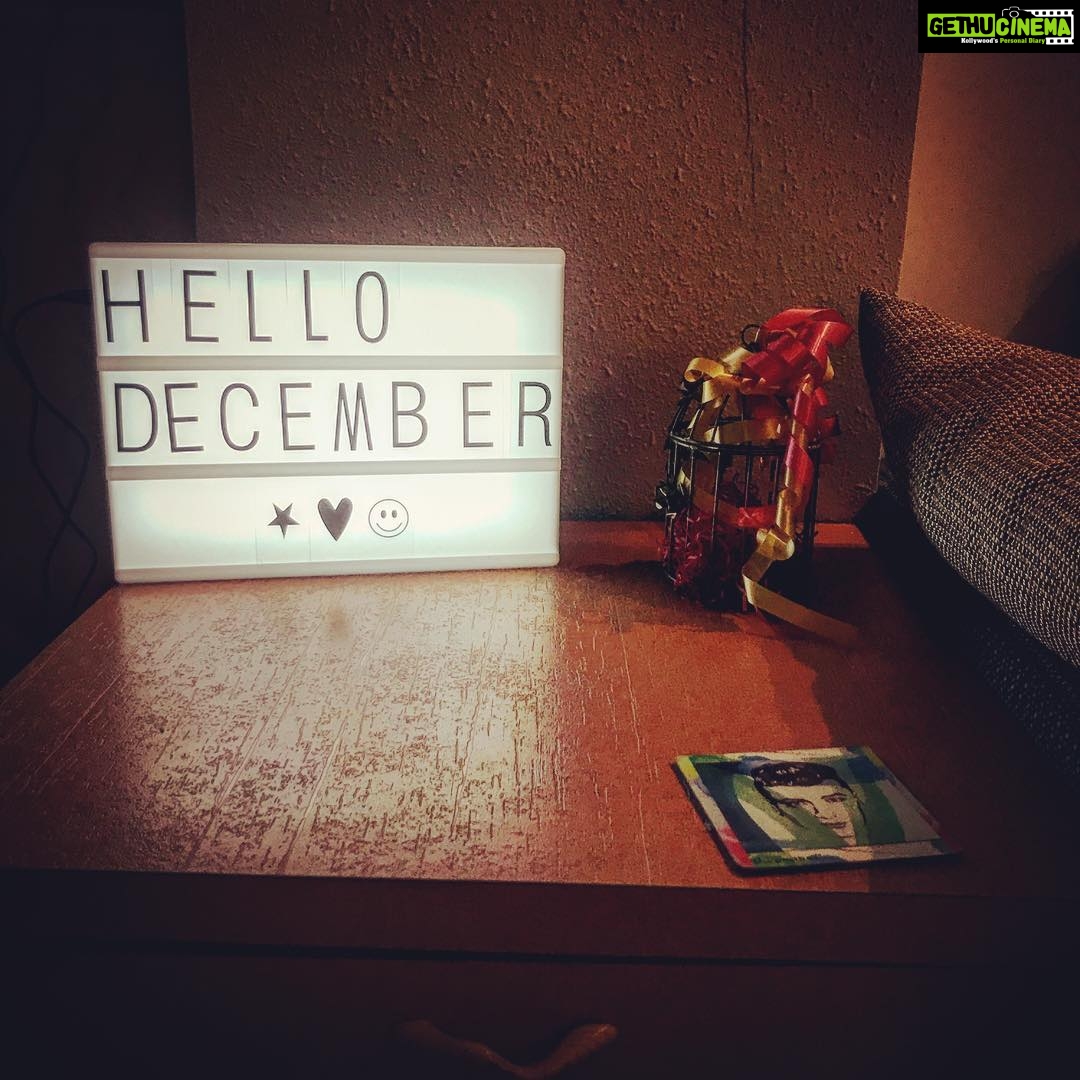 Nikita Dutta Instagram - My Light box has something to say today! #HelloDecember #HappyHome #NikitasDen Pali Hill