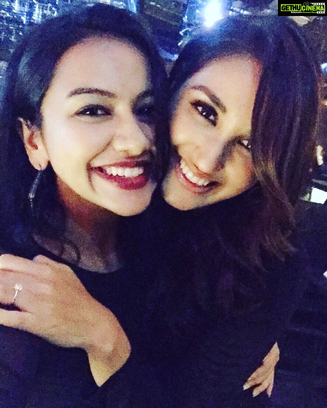 Nikita Dutta Instagram - For being a part of this madness... thank you everyone for last night 🤗 #AboutLastNight 😇🙏 Glocal Junction Worli