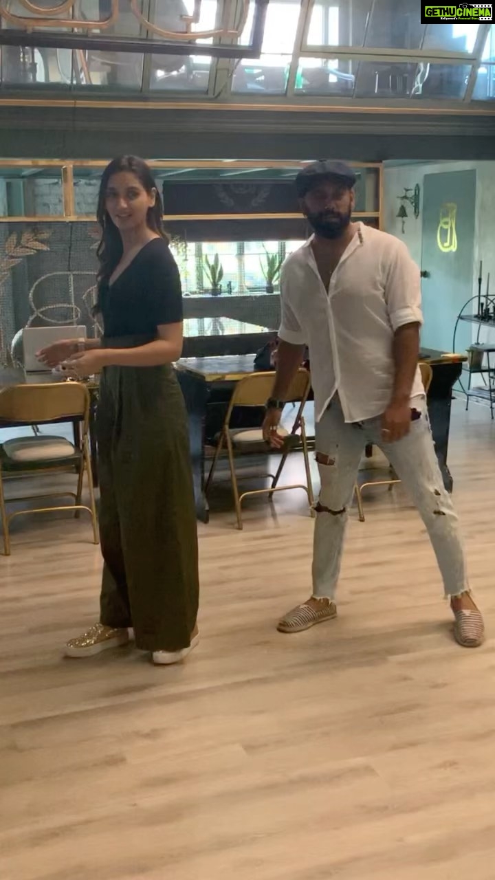 Nikita Dutta Instagram - Day 1 to day……. The journey continues. 🦄 ⭐️ 11.11.2022 ⭐️ #RocketGang🚀 #CountdownBegins #TwoMonthsToGo #BTS #BodyWave . . . @boscomartis @AdityaSeal @nikifying @i.sahaj @jason2jayz @asleemokshda @itsamittrivedi @tejas_being_legend__ @dipalikashibai @jayshreegogoiofficial @siddhantsharma24 @aadvik_mongia_official @ZeeMusicCompany @ZeeStudiosOfficial