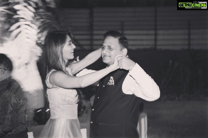 Nikita Dutta Instagram - Pretending to be a know it all while hiding the fact I want him to lead me always. #FirstMan #FatherDaughterDance 😇❤️ @akdutta59