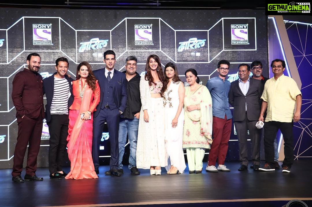 Nikita Dutta Instagram - No words! ❤️ #TeamHaasil #SonyTV #Alchemy @siddharthpmalhotra @sapnamalhotra01 @vattyboy @itszayedkhan @simplysheeba @chakdemohit @chiragmahbubani1 @instasammeer @sonytvofficial Jw Marriott-Juhu