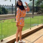 Nikita Dutta Instagram - The “life is good” face 🤓✌️ . Outfit: @dotsanddoodlesdesign Styled by @kareenparwani