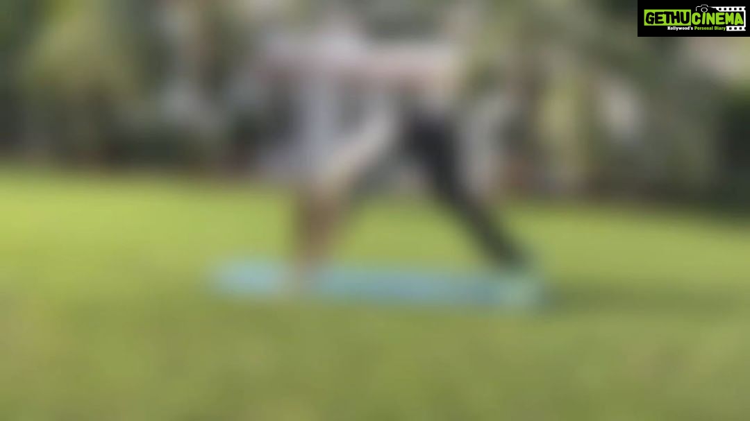 Nikita Dutta Instagram - Making the most of the lovely outdoors at home #DelhiMornings #StretchAndSweat