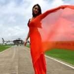 Nikita Dutta Instagram - Wear a pretty saree in a pretty background and don't go crazy, said no one ever. #Haassil @sonytvofficial Oxford Golf Resort