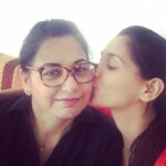Nikita Dutta Instagram - The feeling of wanting to kidnap mommy #MommaBear #MissingScenesAlready 😢