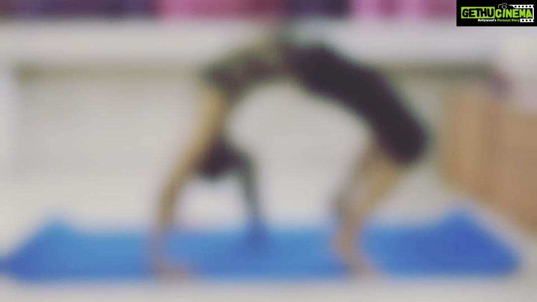 Nikita Dutta Instagram - Summarizing the mornings. #YogaLove #StretchLikeNoTomorrow #InternationalYogaDay