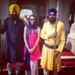 Nikita Dutta Instagram - On guard protecting the beauty inside. #PunjabLoving #TravelDiaries Golden Temple ਸ਼੍ਰੀ ਹਰਿਮੰਦਰ ਸਾਹਿਬ